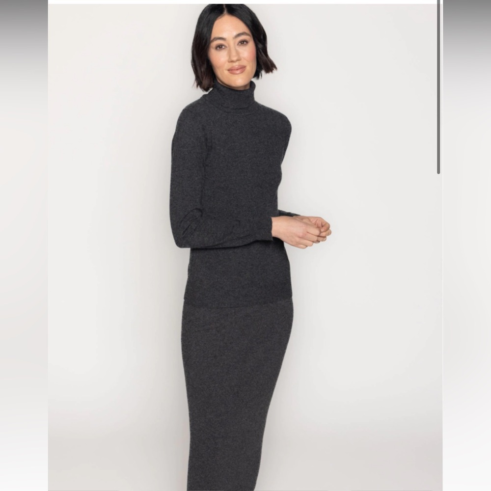 Black Goat Classic Kohl Turtleneck Size M - Picture 2 of 11